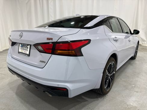 Used 2024 Nissan Altima 2.5 SR w/ SR Premium Package AWD/4WD image 5