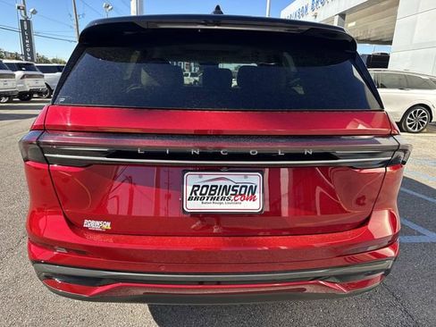 New 2026 Lincoln Nautilus Reserve image 4