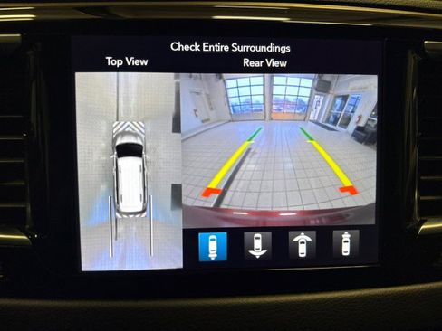 Used 2018 Chrysler Pacifica Touring-L Plus w/ Advanced Safetytec Group image 22