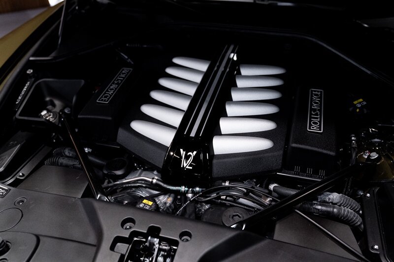 Used 2021 Rolls-Royce Dawn RWD image 34