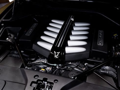 Used 2021 Rolls-Royce Dawn RWD image 34