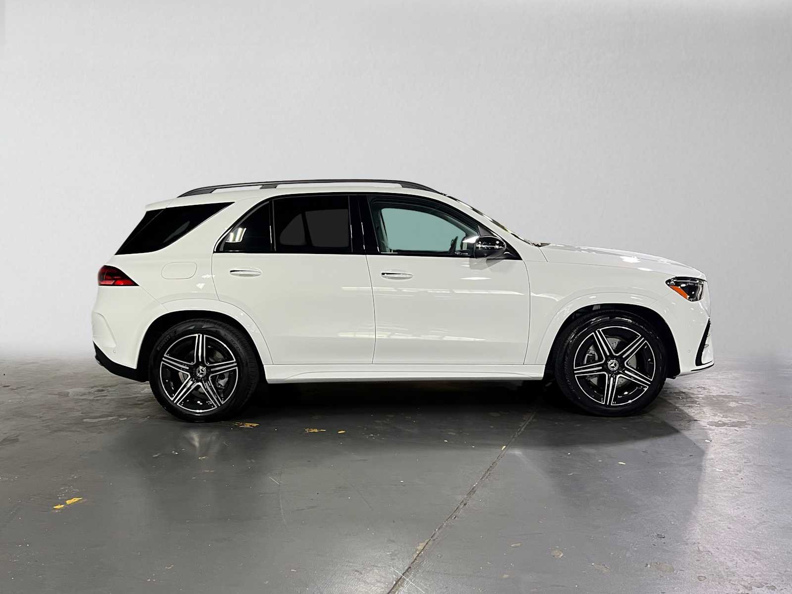 Used 2026 Mercedes-Benz GLE 450e 4MATIC image 2