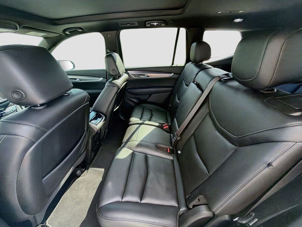 Certified 2024 Cadillac XT6 Luxury FWD image 23