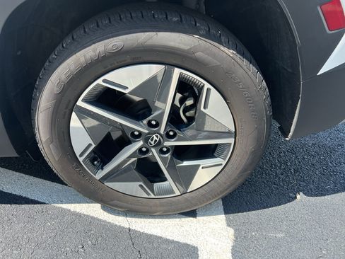 Used 2025 Hyundai Tucson SEL FWD image 16
