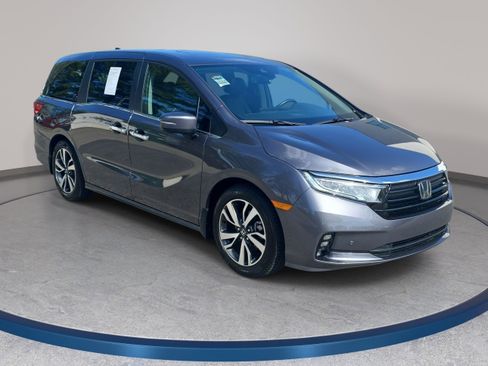 Used 2023 Honda Odyssey Touring image 3