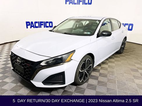Used 2023 Nissan Altima 2.5 SR FWD image 4