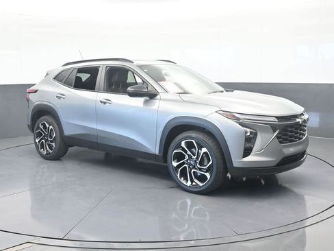 Used 2024 Chevrolet Trax RS w/ Sunroof Package image 8