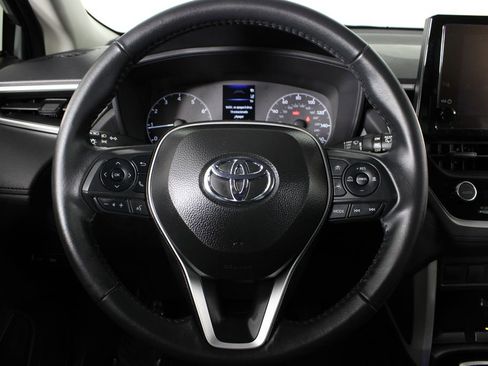 Used 2025 Toyota Corolla Cross LE image 21