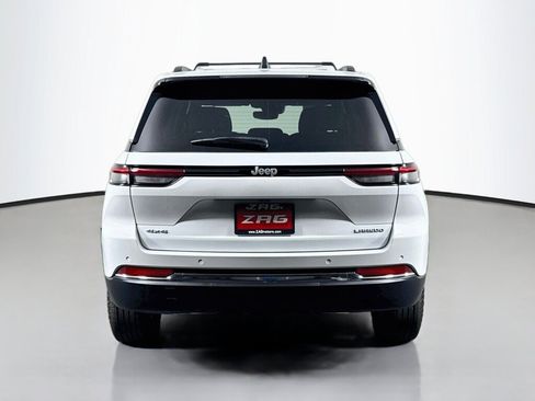 Used 2024 Jeep Grand Cherokee Laredo AWD/4WD image 4