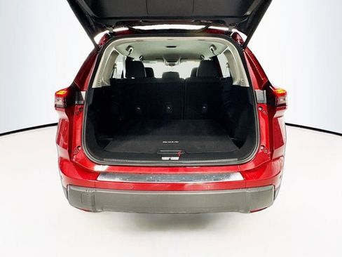 Certified 2025 Nissan Rogue SV image 21