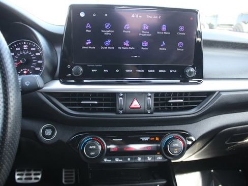 Used 2023 Kia Forte GT-Line w/ GT-Line Premium Package FWD image 4