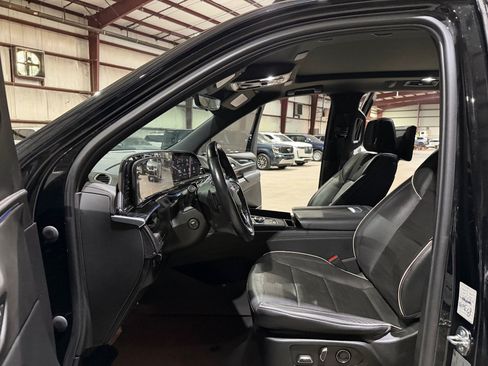 Used 2023 Cadillac Escalade Sport AWD/4WD image 13