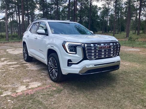 New 2026 GMC Terrain Denali w/ LPO, Floor Liner Package AWD/4WD image 7