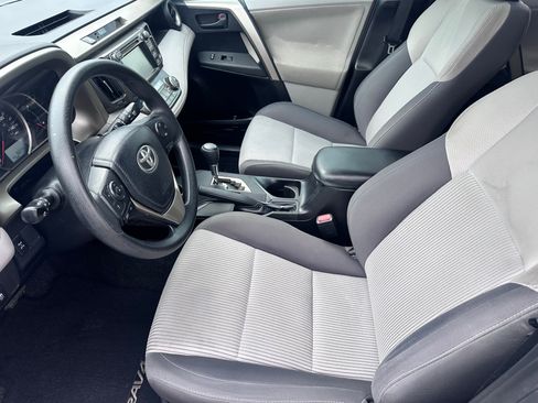 Used 2013 Toyota RAV4 XLE AWD/4WD image 5