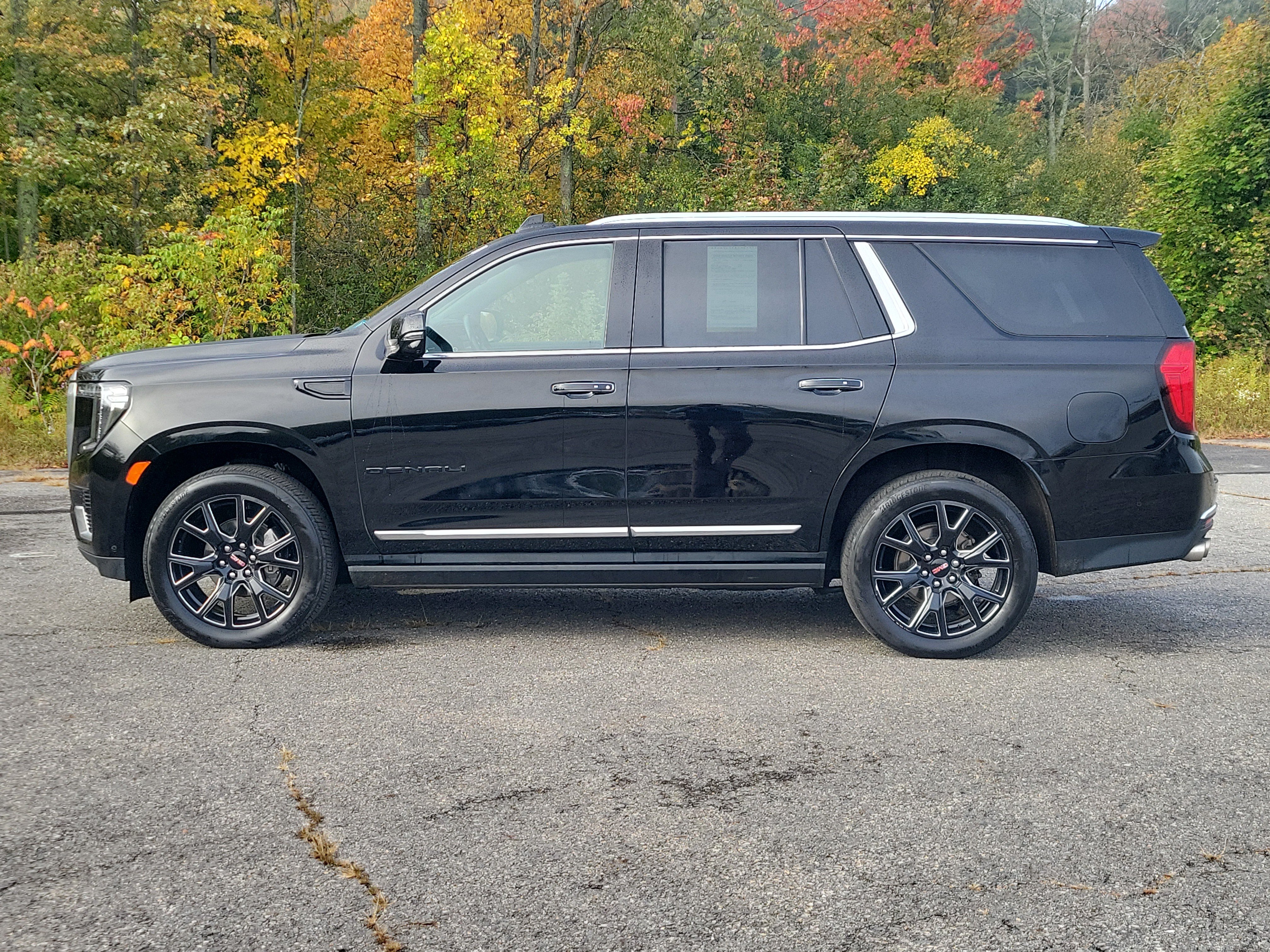 Used 2023 GMC Yukon Denali w/ Denali Reserve Package AWD/4WD image 8