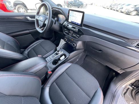 Used 2025 Ford Escape ST-Line w/ Equipment Group 301A image 34