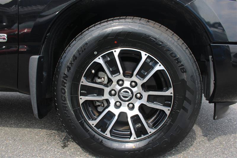Used 2020 Nissan Titan SV w/ SV Convenience Package AWD/4WD image 10