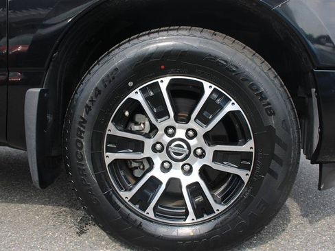 Used 2020 Nissan Titan SV w/ SV Convenience Package AWD/4WD image 10