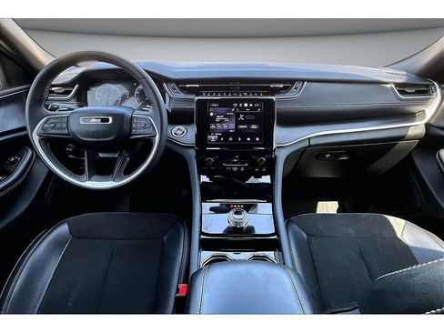 Certified 2023 Jeep Grand Cherokee Altitude AWD/4WD image 10