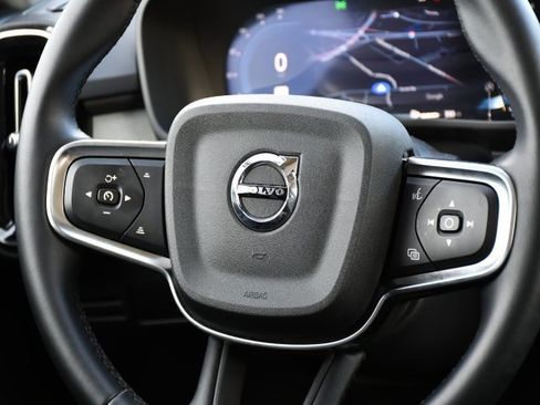 Certified 2025 Volvo XC40 B5 Core image 20