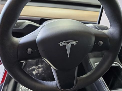 Used 2024 Tesla Model Y Long Range AWD/4WD image 15