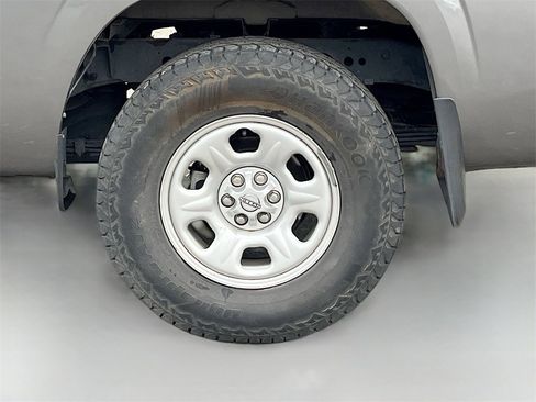 Used 2022 Nissan Frontier S w/ Technology Package image 27