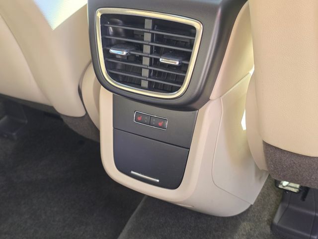 Used 2018 Lincoln MKX Reserve w/ Driver Assistance Package AWD/4WD image 35