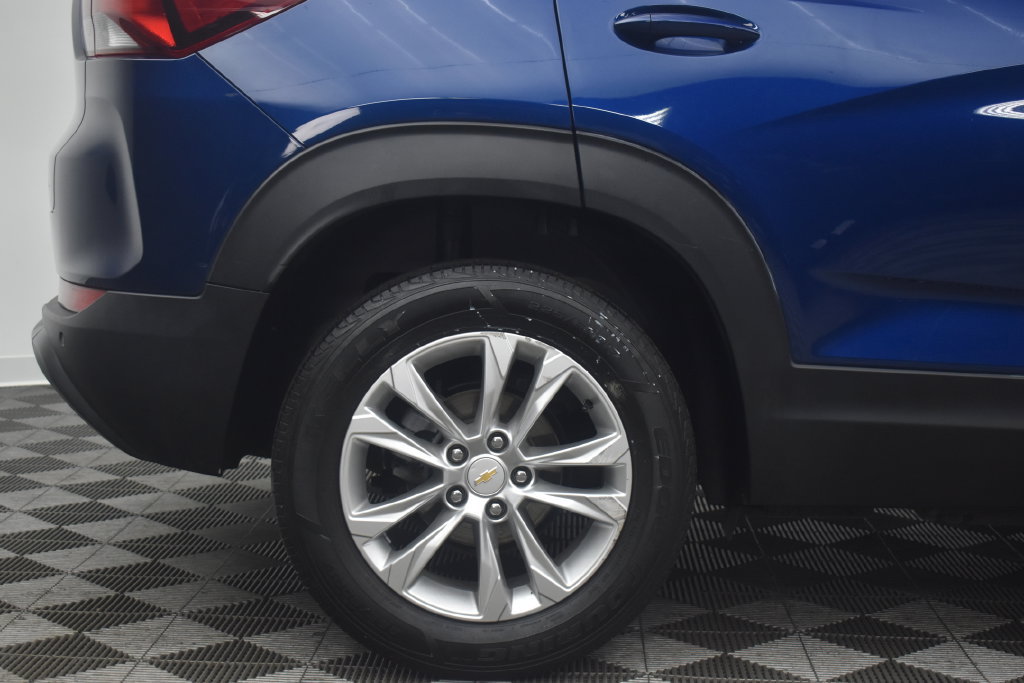 Used 2022 Chevrolet TrailBlazer LS AWD/4WD image 25