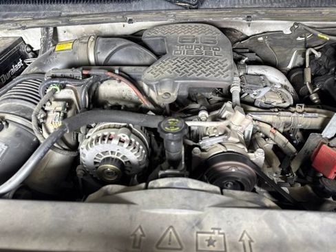 Used 2006 GMC Sierra 2500 SLE w/ Heavy-Duty Power Package AWD/4WD image 9