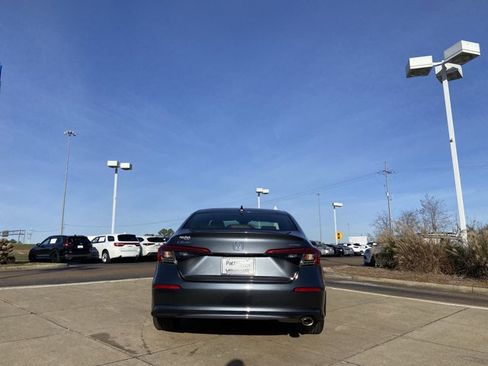 Used 2023 Honda Civic Sport image 9