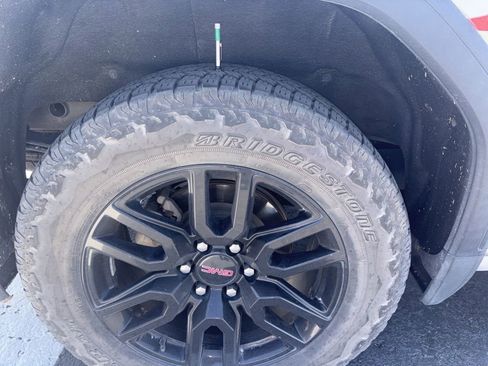 Used 2022 GMC Sierra 1500 Elevation w/ Elevation Premium Package AWD/4WD image 18