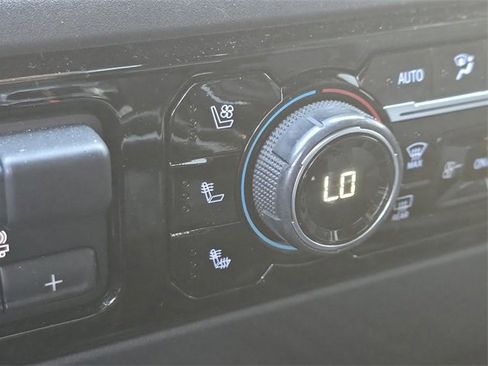 Used 2023 Chevrolet Silverado 1500 ZR2 w/ Technology Package image 21