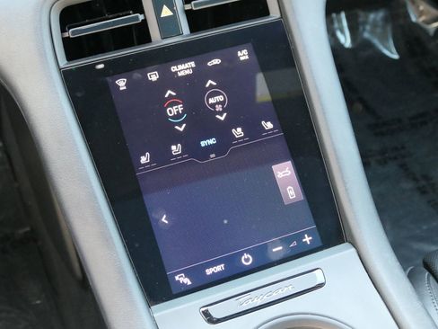 Used 2021 Porsche Taycan image 19