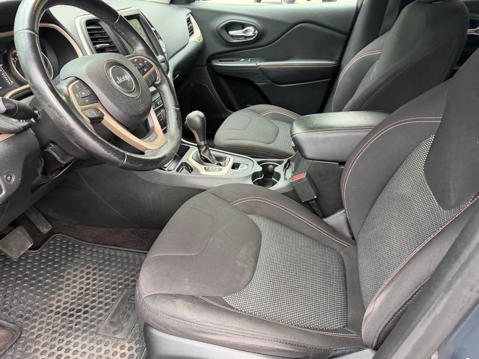 Used 2016 Jeep Cherokee 75th Anniversary FWD image 22
