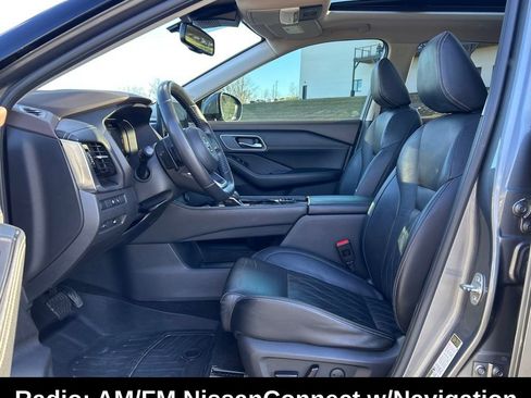 Used 2021 Nissan Rogue Platinum image 16