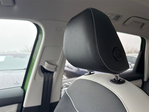 New 2026 Volkswagen Taos SE image 12