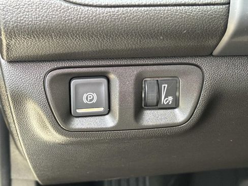 Used 2023 GMC Acadia SLT w/ Elevation Edition FWD image 22