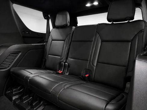 Used 2023 GMC Yukon Denali w/ Advanced Technology Package AWD/4WD image 26