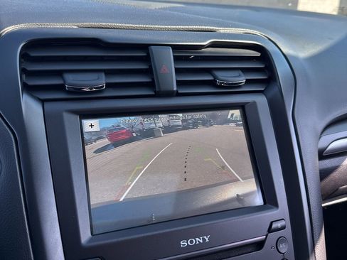 Used 2017 Ford Fusion Titanium image 33