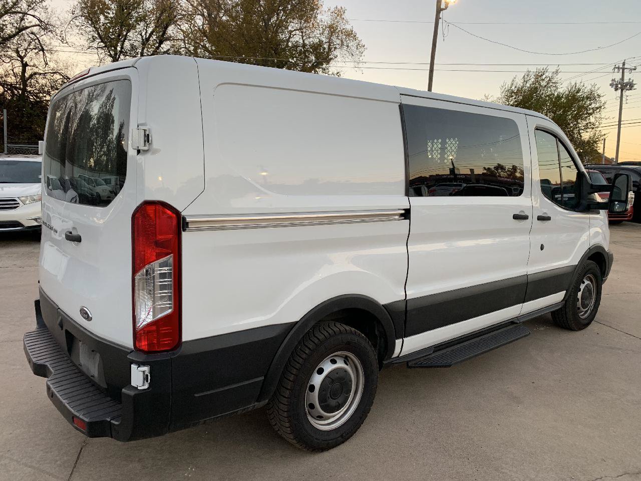 Used 2019 Ford Transit 150 130 Low Roof RWD image 4