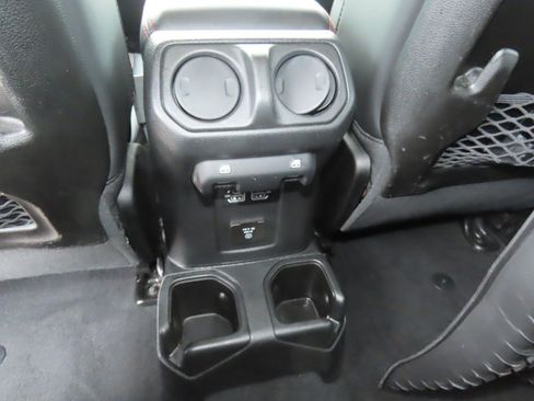 Used 2024 Jeep Gladiator Rubicon w/ Convenience Group AWD/4WD image 21
