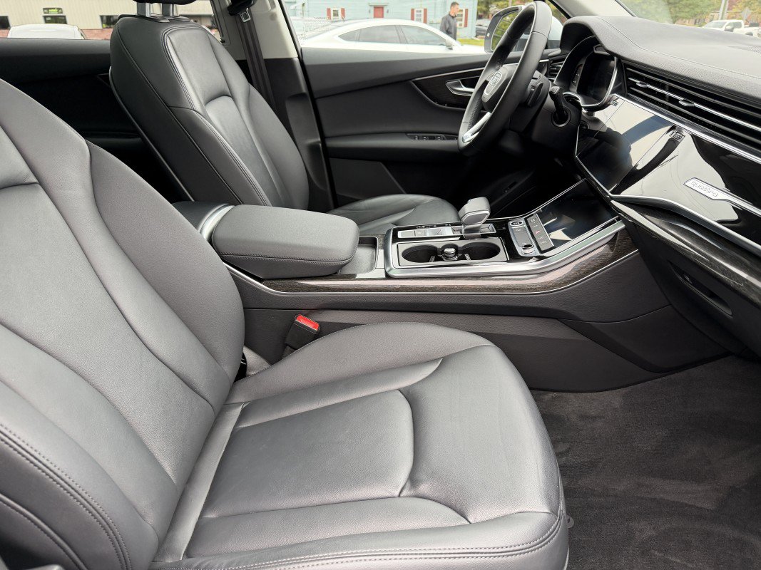 Used 2023 Audi Q7 2.0T Premium w/ Convenience Package AWD/4WD image 22