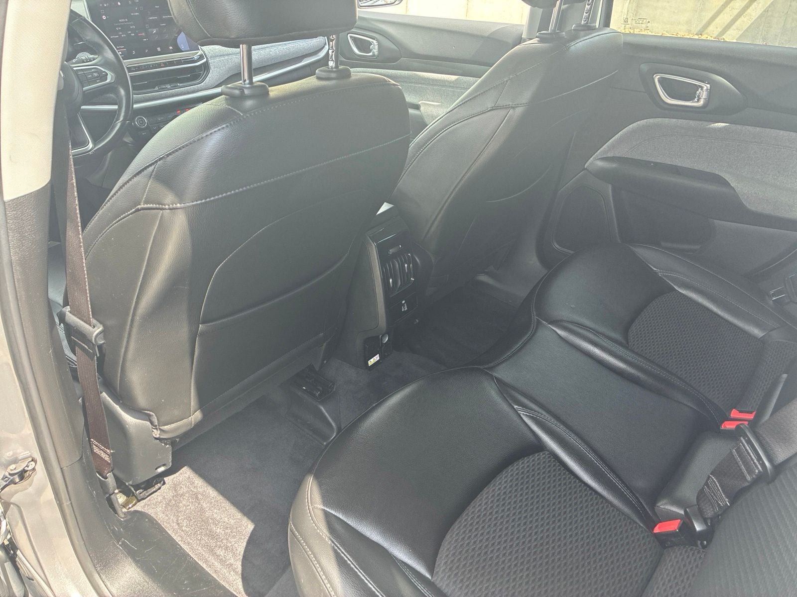 Used 2022 Jeep Compass Latitude w/ Convenience Group FWD image 12