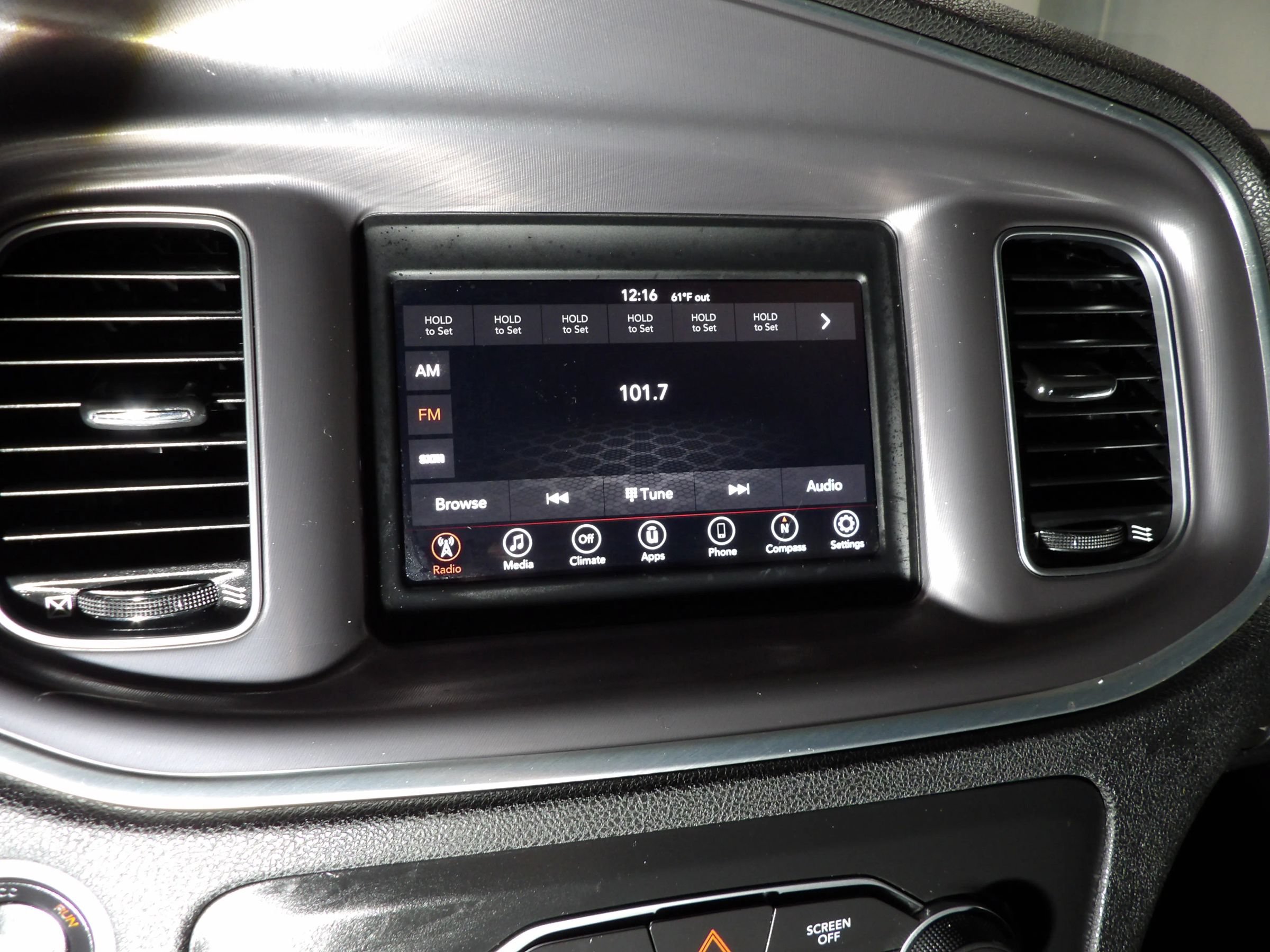 Used 2022 Dodge Charger SXT RWD image 15