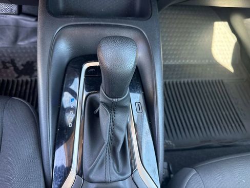 Used 2024 Toyota Corolla LE w/ LE Convenience Package image 21