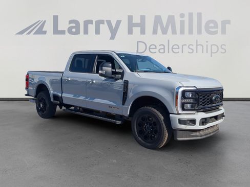 New 2026 Ford F250 Lariat w/ Black Appearance Package image 7