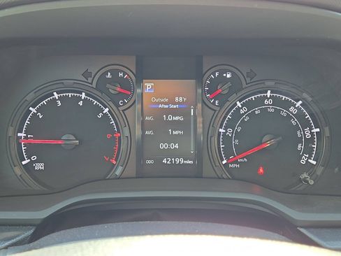 Used 2022 Toyota 4Runner SR5 Premium w/ Moonroof Package RWD image 20