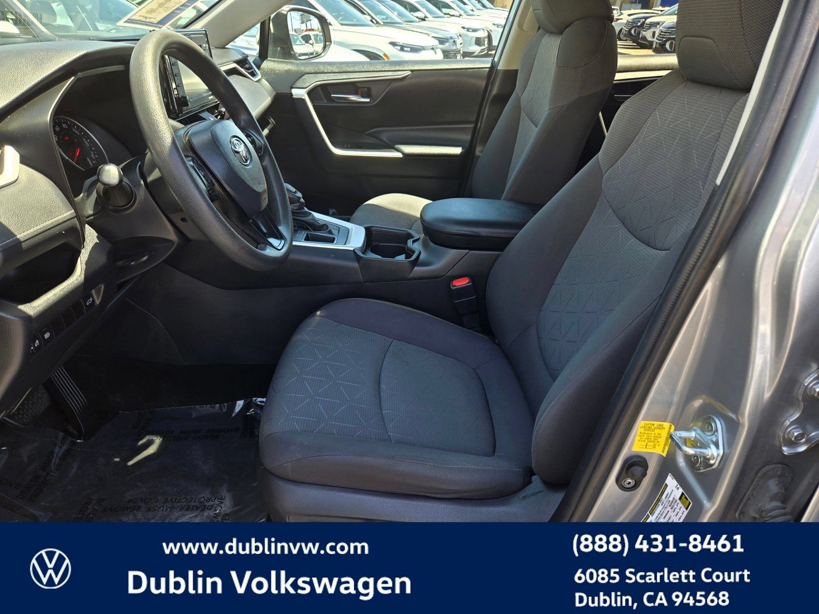 Used 2021 Toyota RAV4 XLE w/ Convenience Package FWD image 15