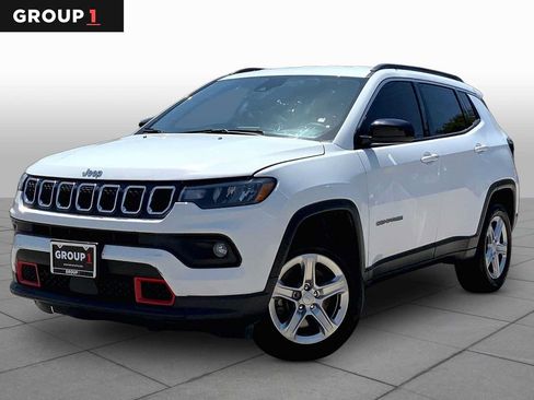 Used 2023 Jeep Compass Latitude AWD/4WD image 1