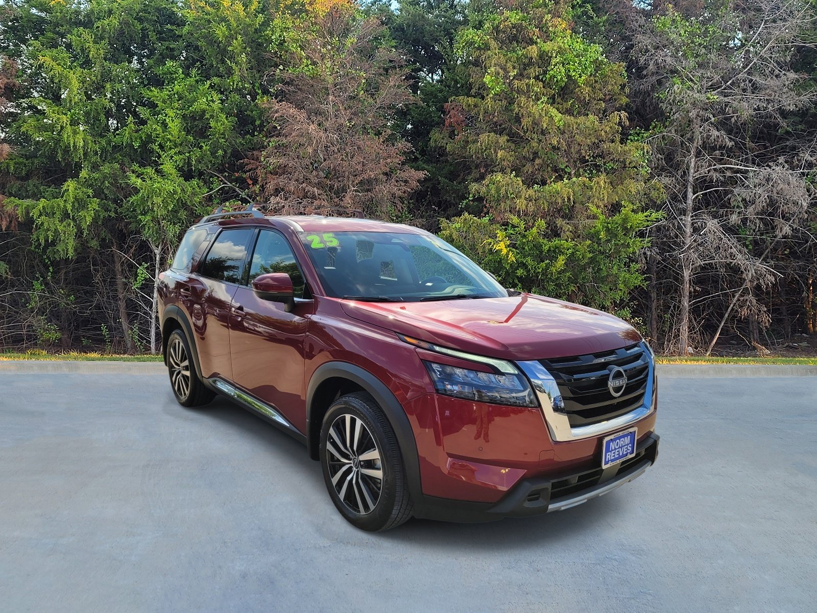 Used 2025 Nissan Pathfinder Platinum w/ Cargo Package FWD image 16